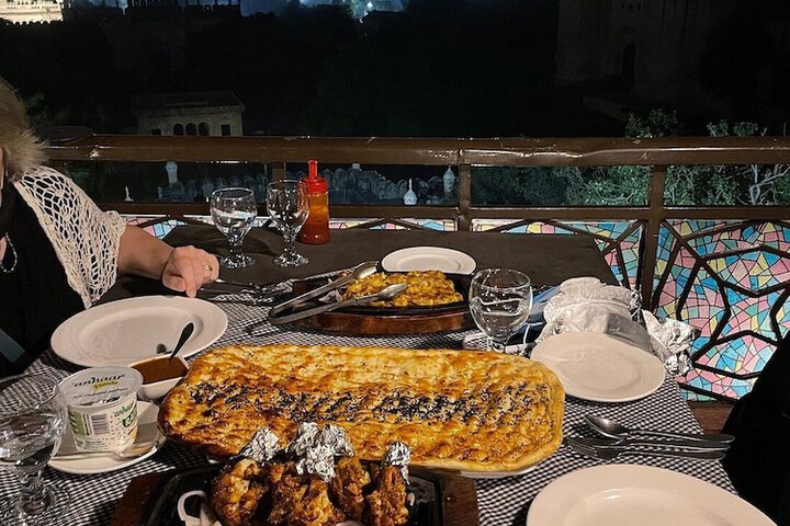 Dining 17 of 25