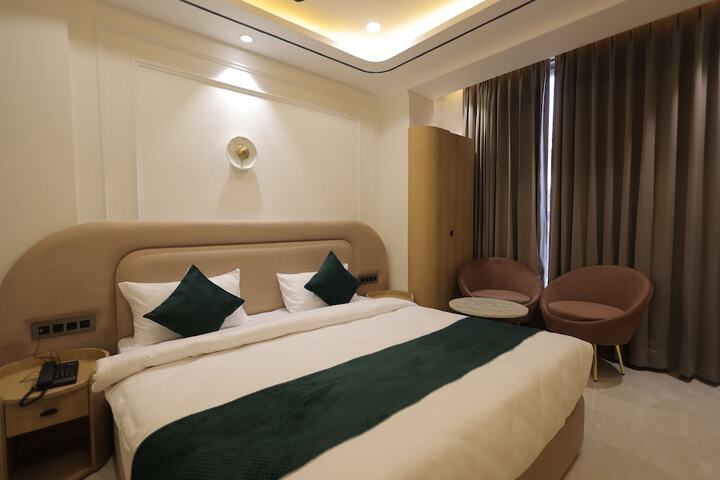 Room 37 of 83