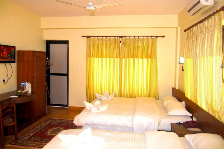 Room 4 of 38