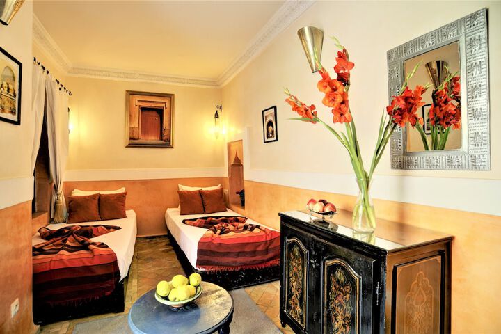 Room 6 of 42