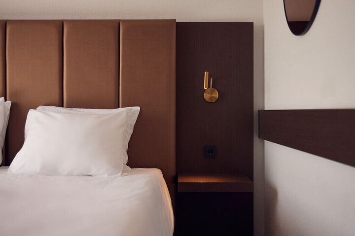 Room 5 of 33