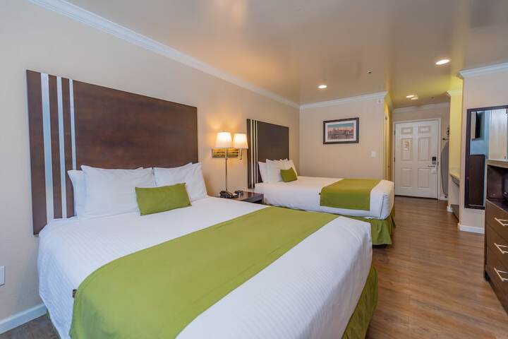 Room 27 of 114