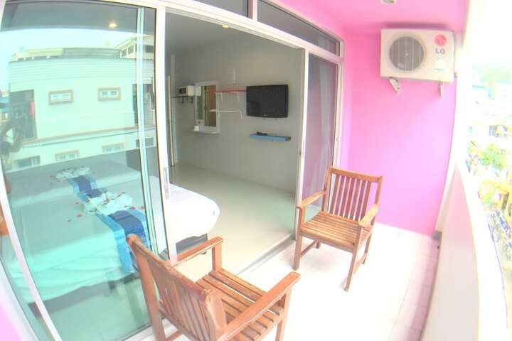 Room 28 of 140