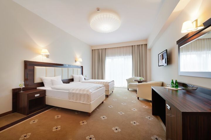 Room 9 of 40