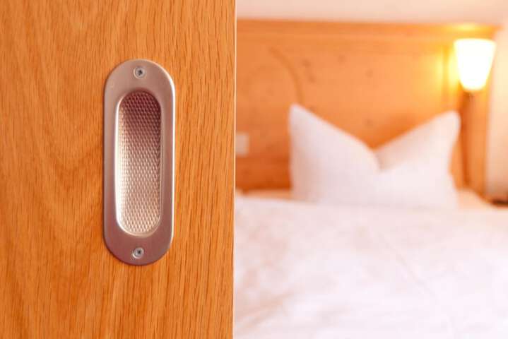 Room 3 of 39