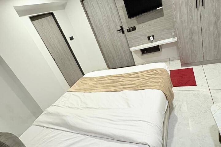 Room 15 of 35