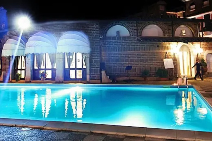 Pool 8 of 18