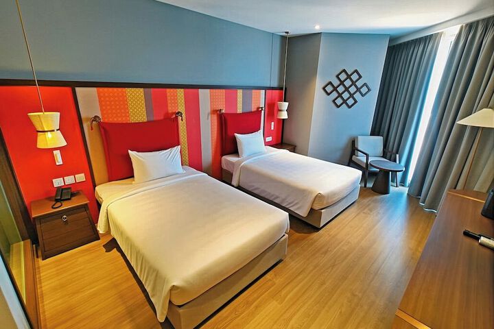 Room 16 of 97