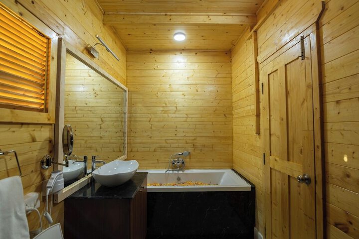 Room 12 of 23