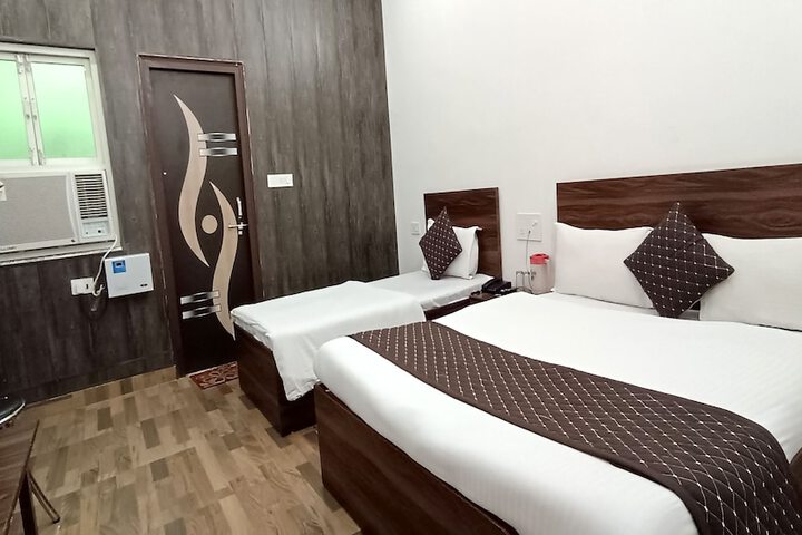 Room 17 of 38