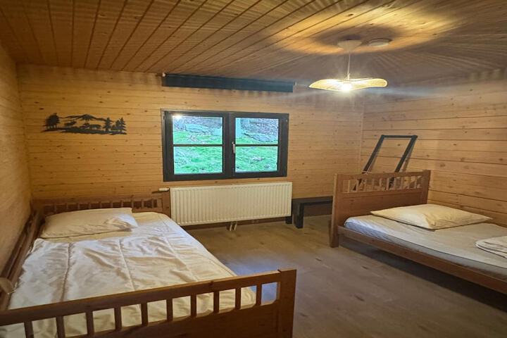 Room 6 of 40