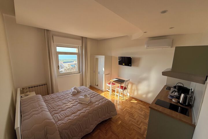 Room 3 of 55