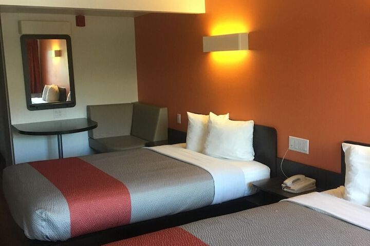 Room 15 of 52