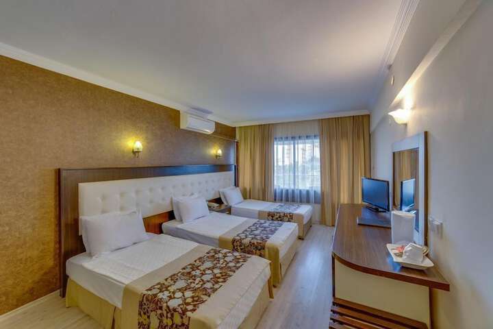 Room 3 of 16