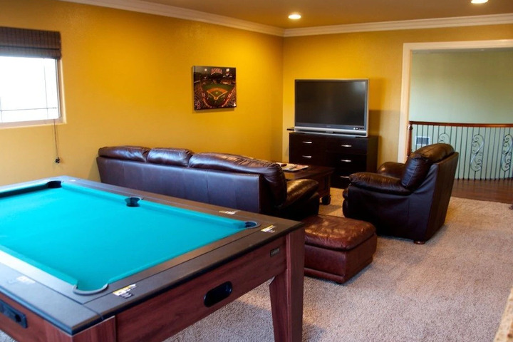 Room 4 of 10