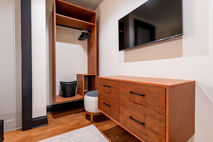 Room 101 of 341