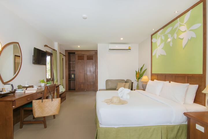 Room 13 of 90