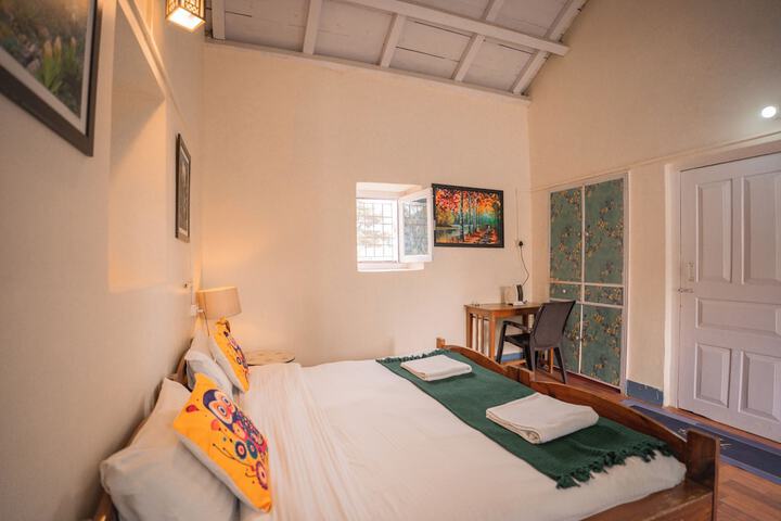 Room 2 of 11