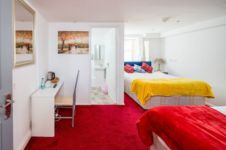 Room 21 of 38