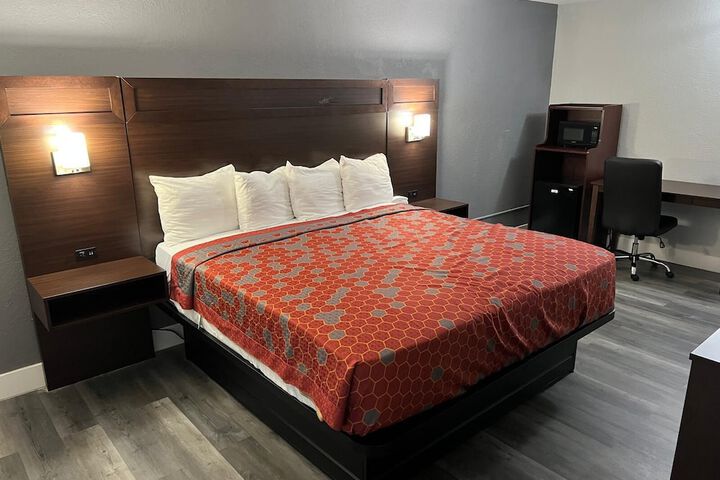 Room 5 of 11