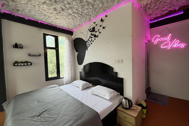 Room 21 of 49