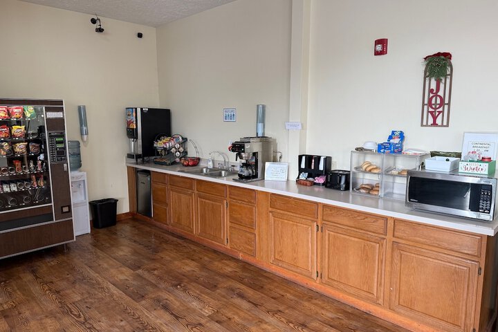 Breakfast/Coffee Service 14 of 15