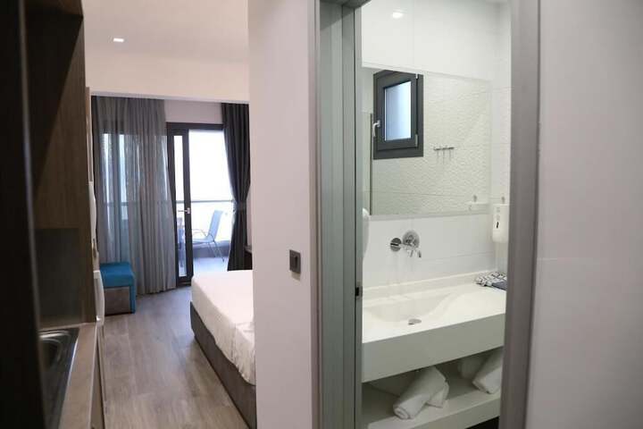 Room 27 of 52