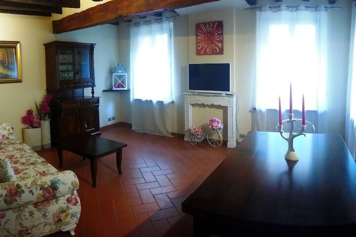 Room 23 of 33