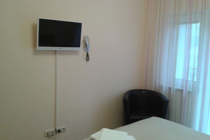 Room 6 of 46
