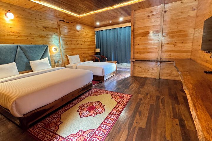 Room 13 of 36
