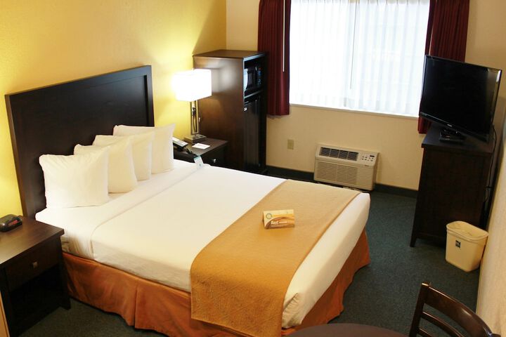 Room 4 of 37