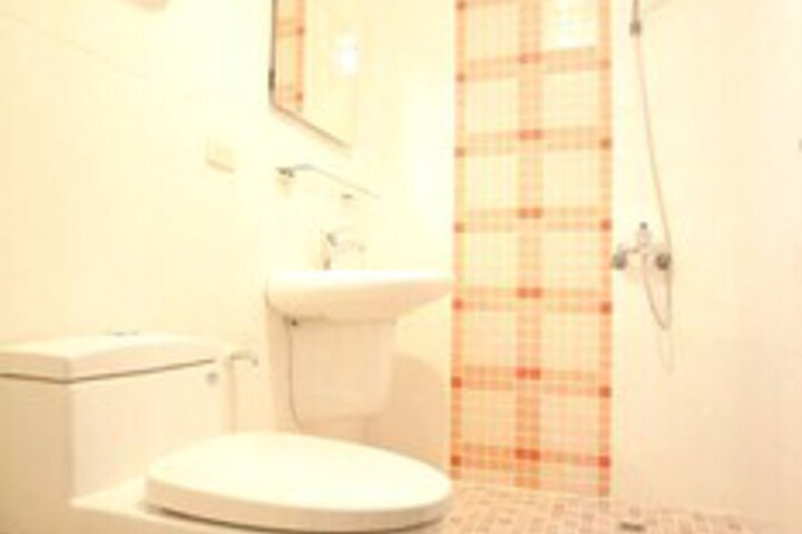 Room 4 of 29