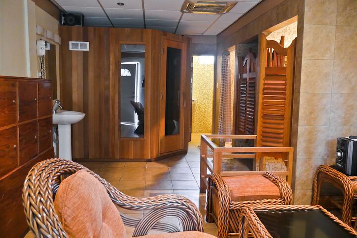 Guest Lobby