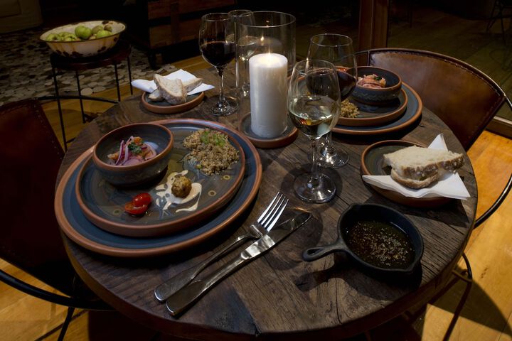 Dining 23 of 48