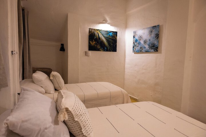 Room 15 of 103