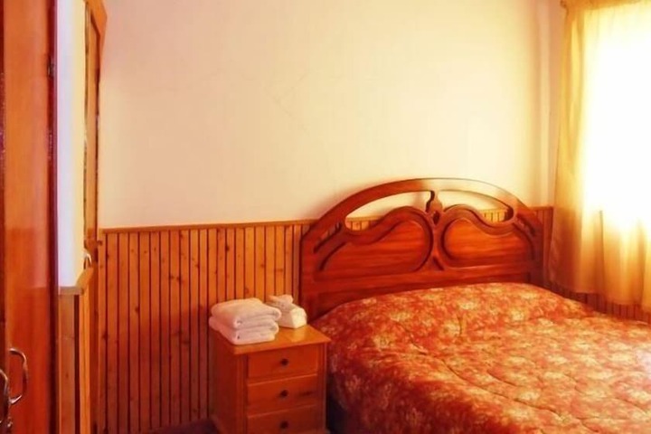 Room 5 of 11