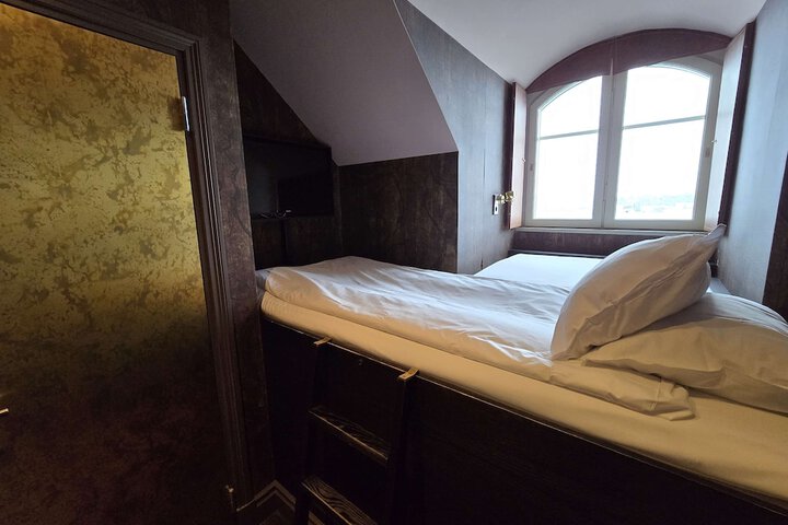 Room 42 of 81
