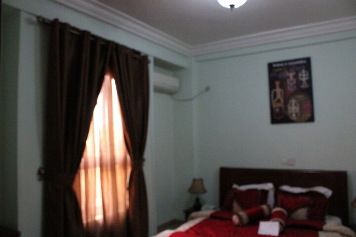 Room 17 of 33
