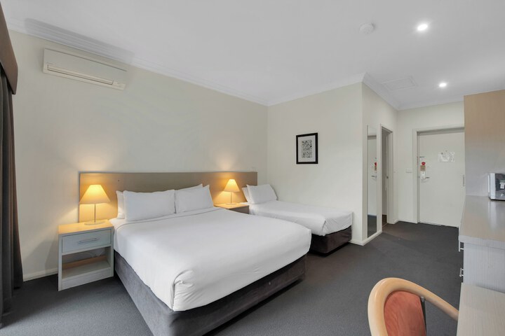 Room 17 of 51