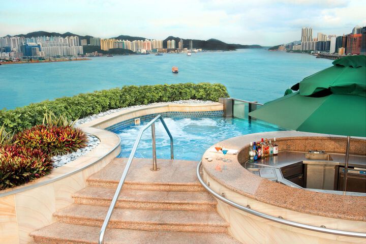 Pool Hotel
