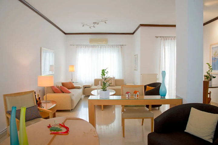 Room 4 of 23