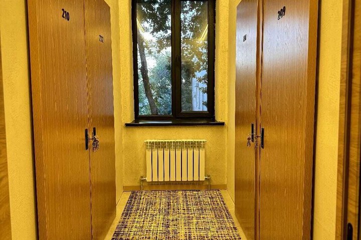 Room 21 of 21