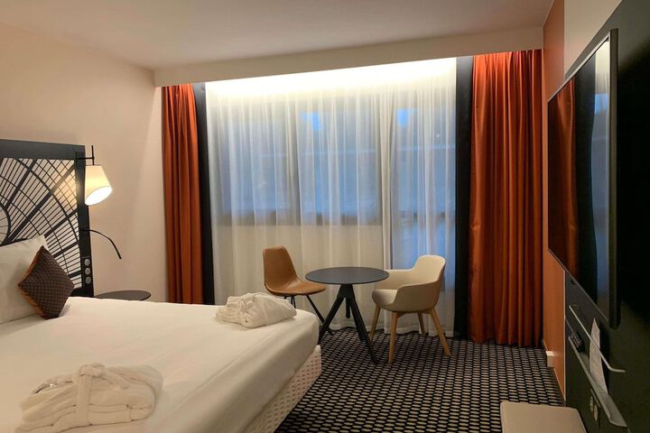 Room 8 of 96