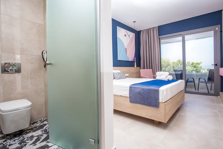 Room 8 of 70