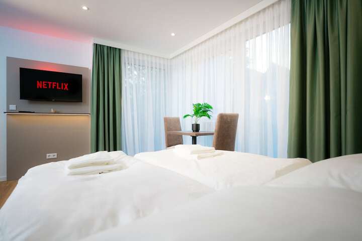 Room 25 of 33