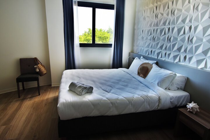 Room 62 of 106