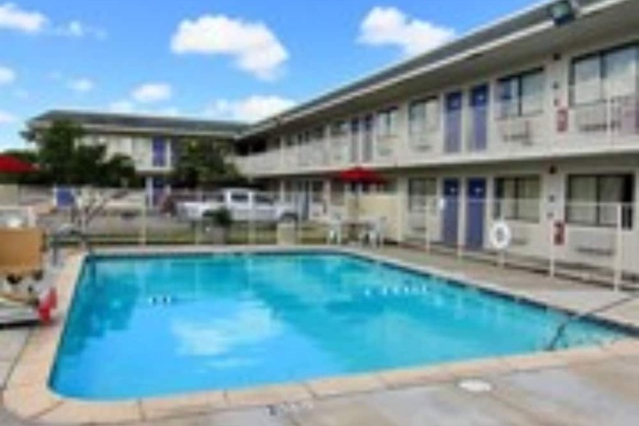 Motel 6 Kingsville Tx - Kingsville Tx 101 North Us Highway 77 78363