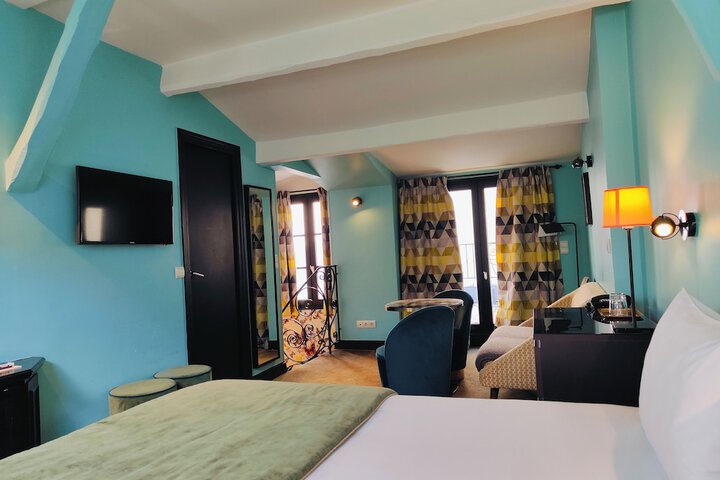 Room 34 of 74