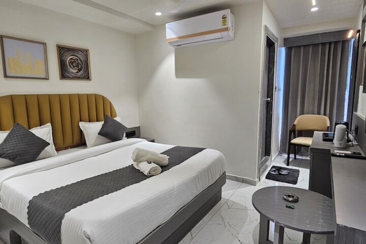 Room 10 of 23