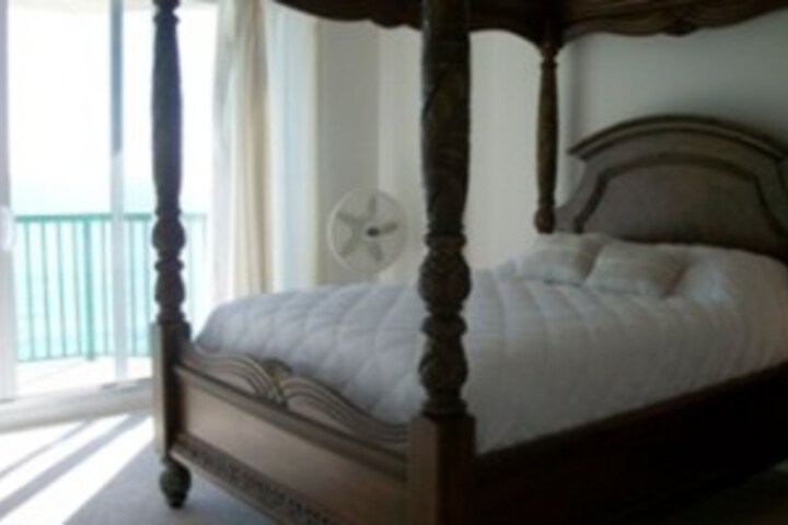 Room 12 of 17